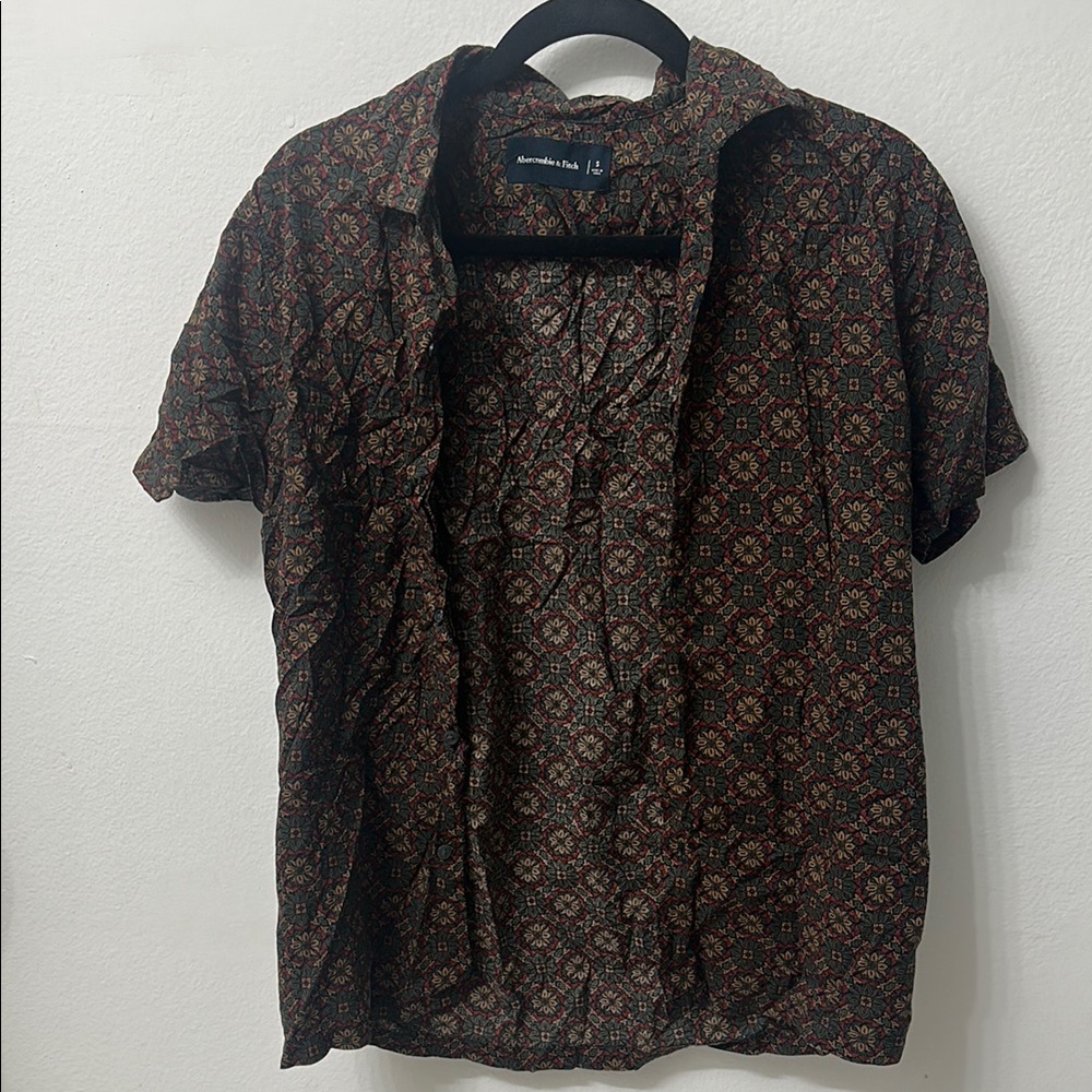 Abercrombie & Fitch Floral Patterned Shirt - Green and Red